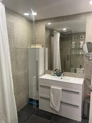 לונדון 2 Bedroom Chelsea Apartment מראה חיצוני תמונה